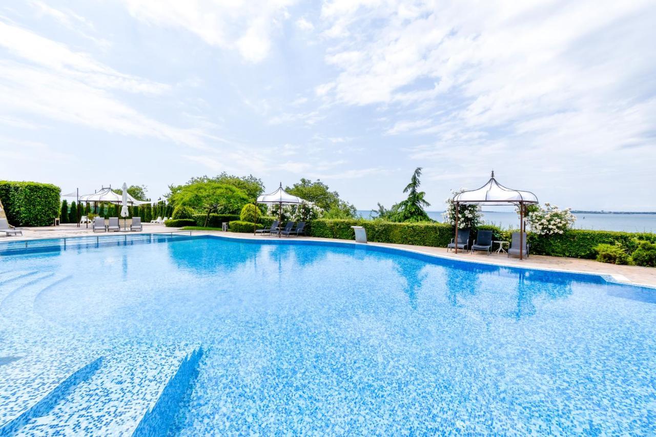 Royal Bay Apartments With Self Check-In Sveti Vlas Exterior foto