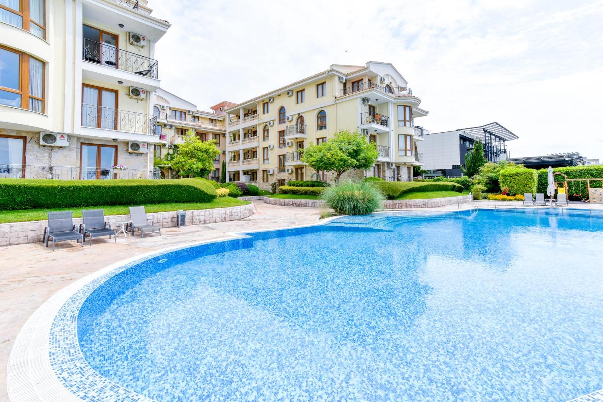 Royal Bay Apartments With Self Check-In Sveti Vlas Exterior foto